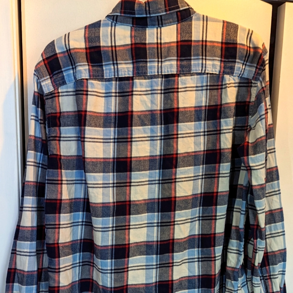 American eagle long sleeve button up size L.